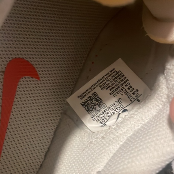 Low cut Nike blazer sneakers size 8 - Picture 7 of 7